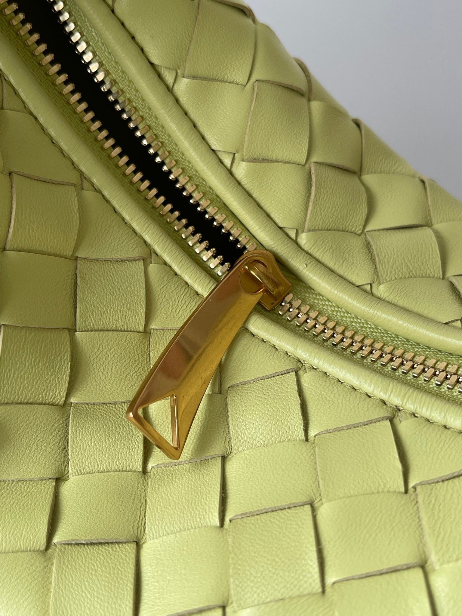 Bottega Veneta BV Jodie Mini Bag In Kiwi Intrecciato Lambskin