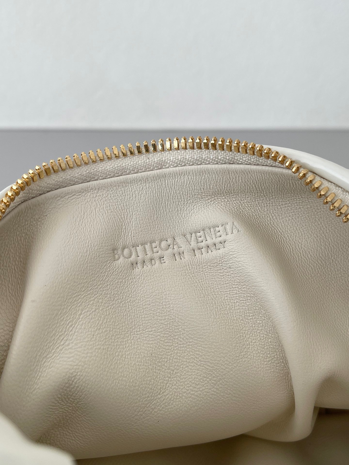 Bottega Veneta BV Jodie Mini Bag In White Intrecciato Patent Leather