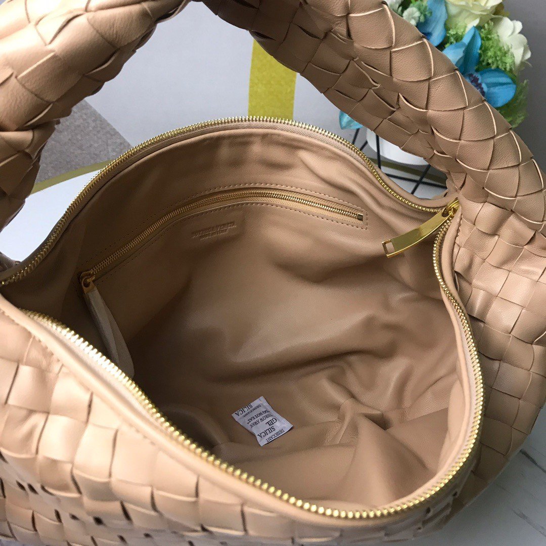 Bottega Veneta BV Jodie Small Bag In Almond Intrecciato Lambskin