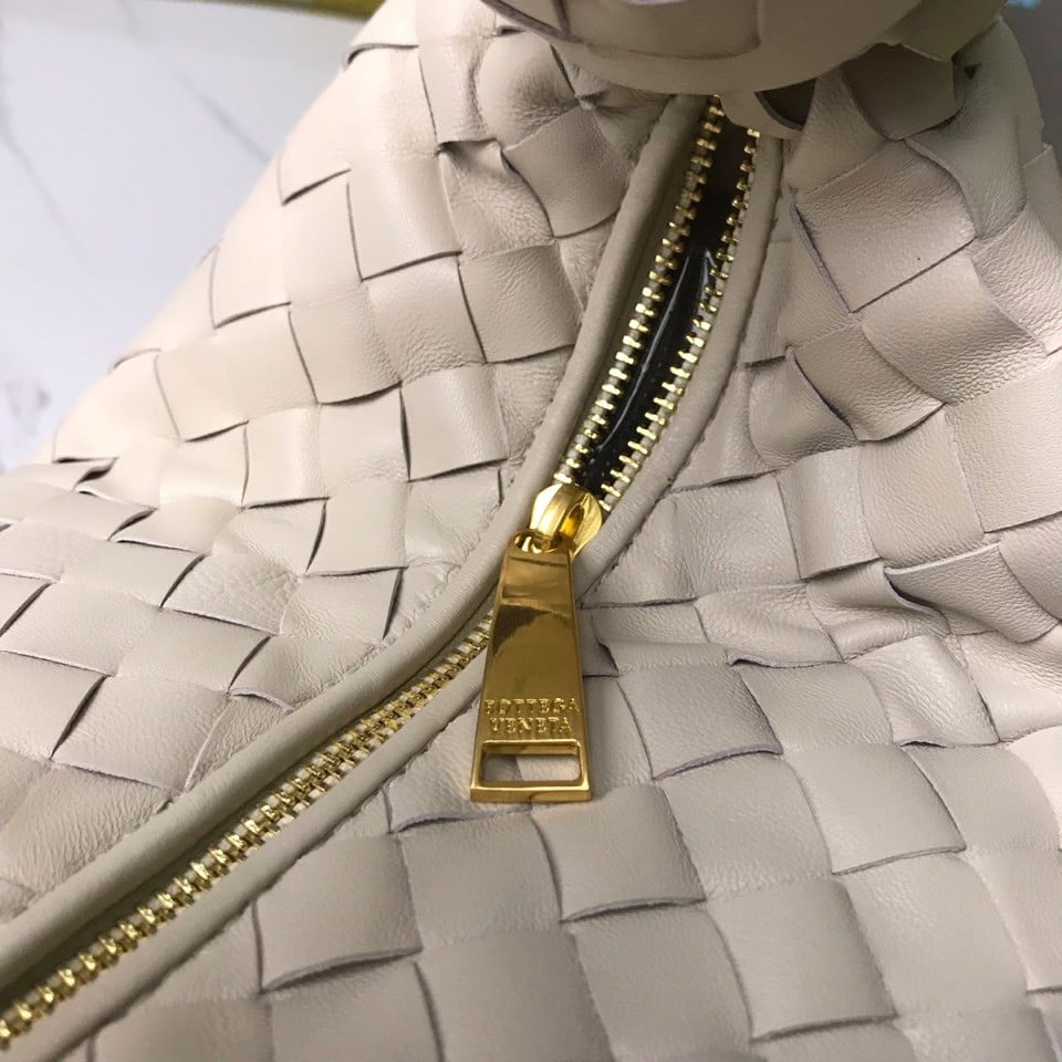 Bottega Veneta BV Jodie Small Bag In White Intrecciato Lambskin