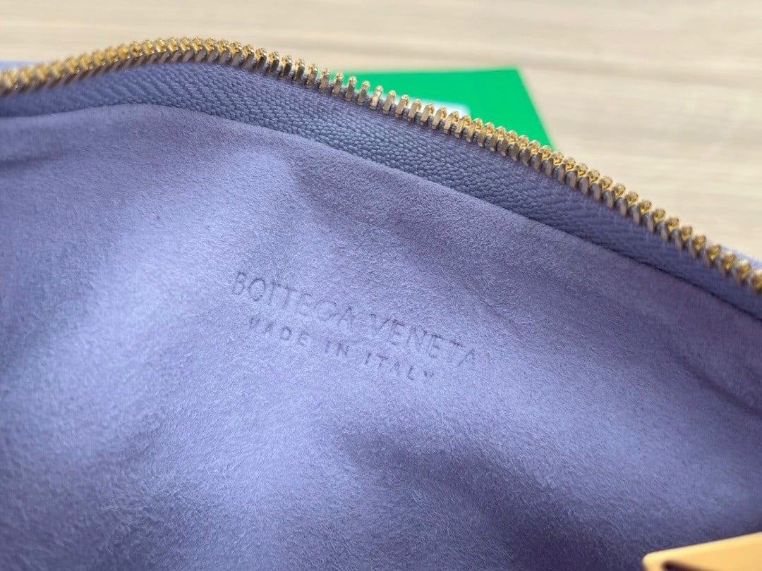 Bottega Veneta BV Jodie Mini Bag In Lilac Intrecciato Suede