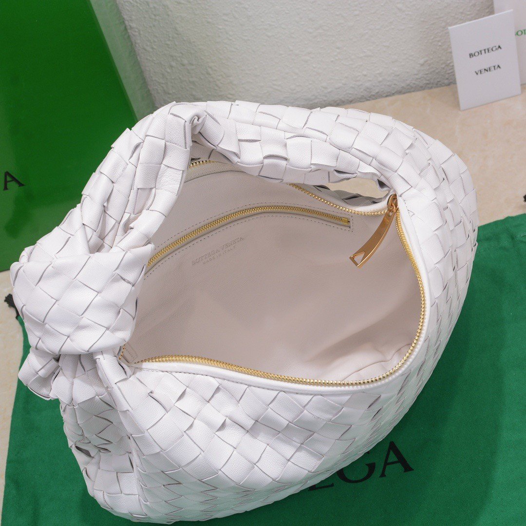 Bottega Veneta BV Jodie Teen Bag In White Intrecciato Lambskin